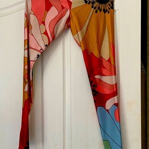 Onzie flower leggings M
